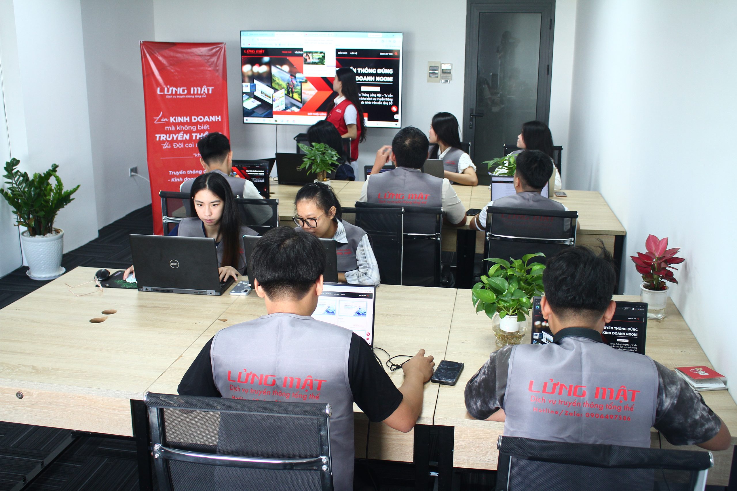 Nhân sự Truyền Thông Lửng Mật Nhân sự Truyền Thông Lửng Mật
