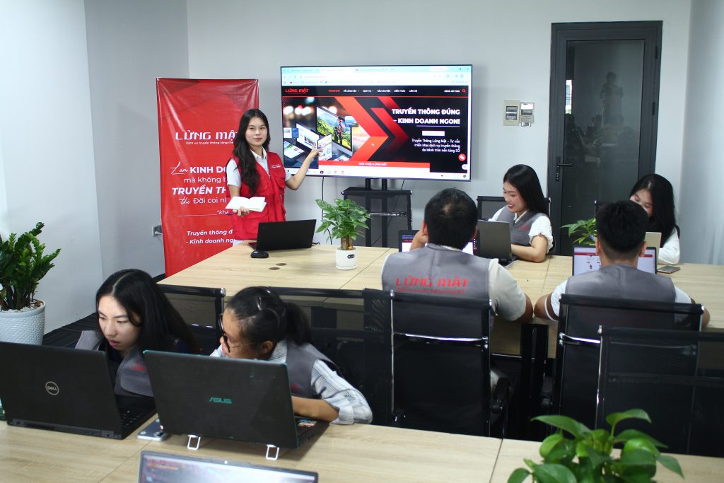 Thế mạnh của truyền thông Lửng Mật - Đội ngũ nhân sự trẻ nhiệt huyết sáng tạo