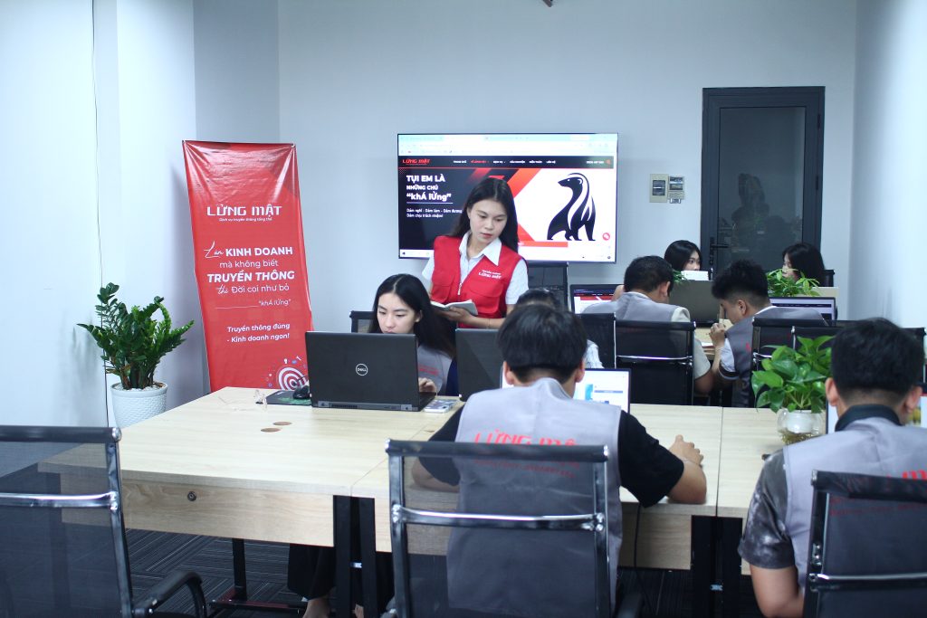 Tư vấn truyền thông - Đội ngũ nhân sự Lửng Mật